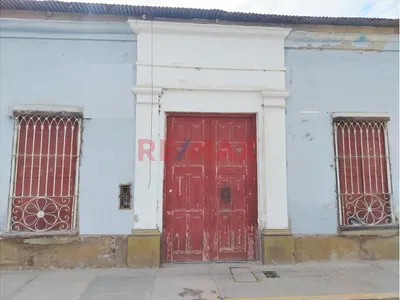 Casona En Venta A Precio De Terreno  Centro De Lambayeque