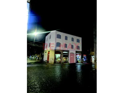 Se Alquila Local Comercial 2 Pisos En Esquina – San Camilo