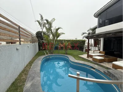 Venta De Casa Familiar Con Piscina Y Terraza – Rinconada Del Lago