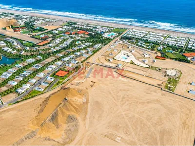 Terreno en venta · Asia · 8326 m²