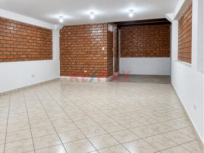 🏢🔥 ¡Local Comercial En Venta En Urb. Quispicanchis – Cusco!