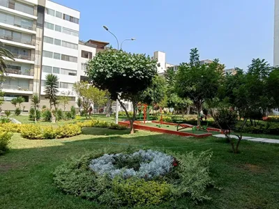 Venta de Departamento en Surquillo - Lima 4 Dormitorios