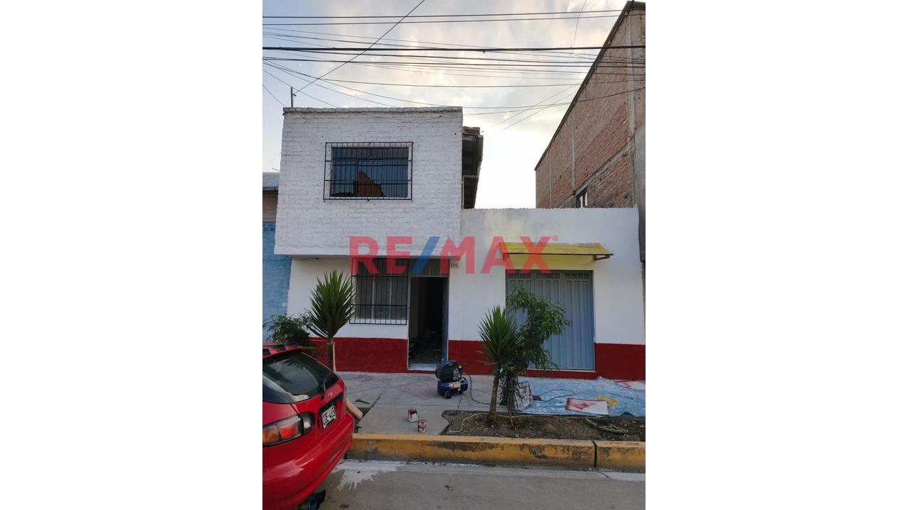 Casa Comercial En Alquiler