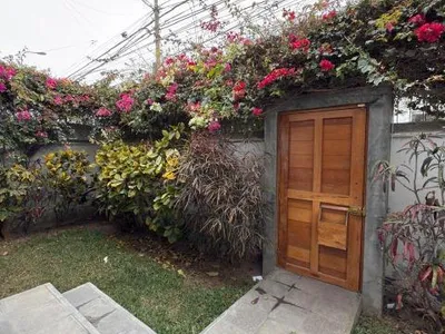 Casa en venta · Jirón Condorama N 1, Santiago de Surco · 300 m², 4 dorm.