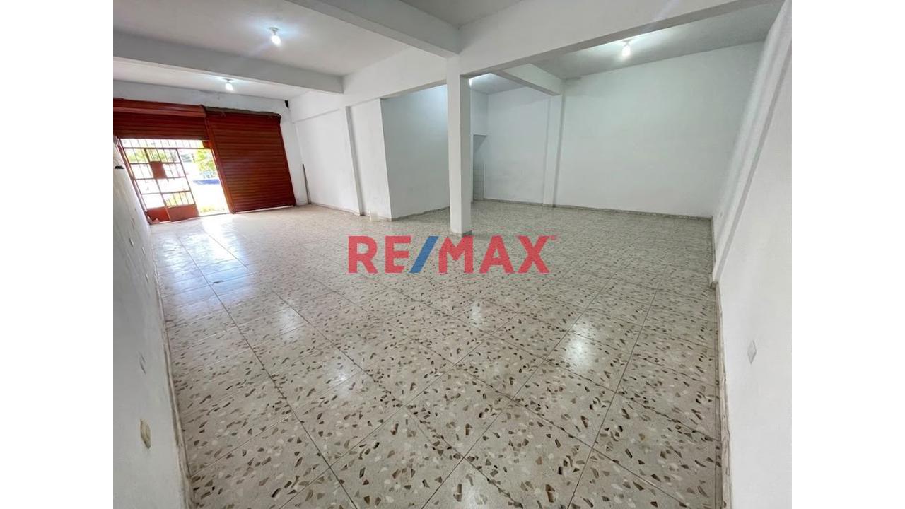 ¡Alquiler De Local Comercial En Primer Piso – ¡Los Nísperos, Smp!