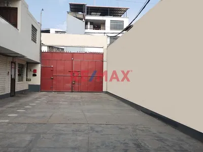 🏢 ¡Local Corporativo En Alquiler – Urb. El Recreo! 🏢