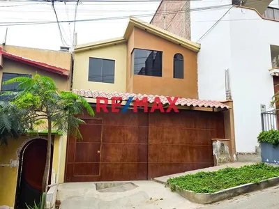 Venta De Casa En Urb. Las Colinas, La Molina!!!