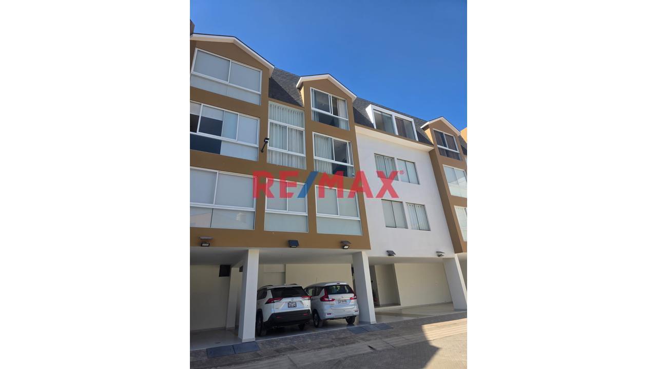 Departamento En Venta En Cuarto Piso De Condominio Seguro Y Privado