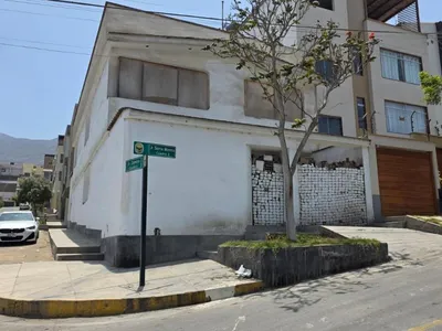 Venta de Casa en La Molina - Lima 4 Dormitorios