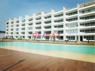 En Venta - Departamento De Playa En Primer Piso Con Vista A La Piscina En Condominio Pet Friendly