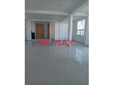 ¡Amplio  Local Comercial  En Alquiler  En Cerro Colorado !