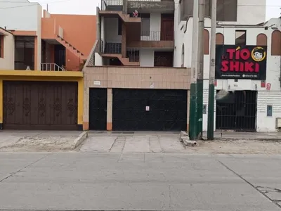 Venta de Local Comercial en Surquillo - Lima 0 Dormitorio 