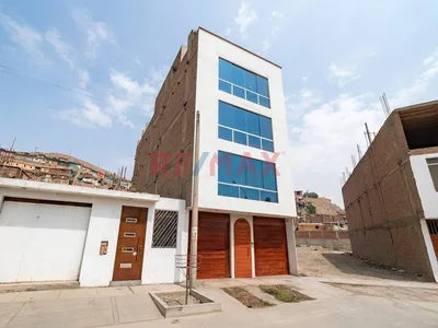 Venta Casa De 4 Pisos En La Urb. Esmeralda 4Ta Etapa