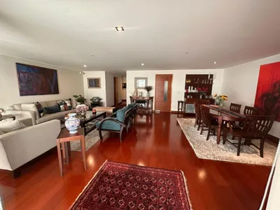Venta de Departamento en Santiago de Surco - Lima 4 Dormitorios