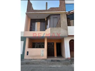 🏠 ¡Ocasión! Amplia Casa De 3 Pisos En Venta 🏠