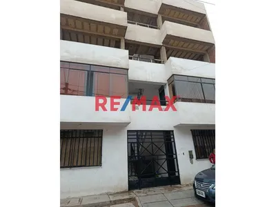 En Venta Casa De 4 Pisos En Puente Piedra