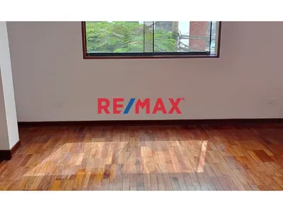 Venta Lindo Departamento En 3 Piso En Surco