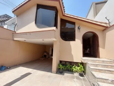 Venta de Casa en Santiago de Surco - Lima 4 Dormitorios