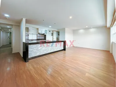 Vendo En Surco Urbanizacion Valle Hermoso De Monterrico Departamento Flat Con Dos Cocheras Y Deposito