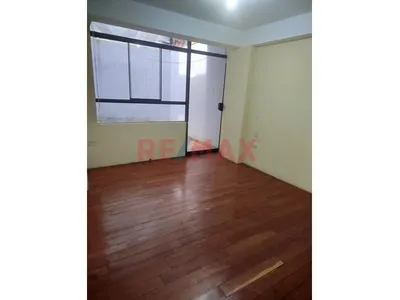 ¡Se Alquila Amplio Y Cómodo Departamento Con Acceso Independiente!