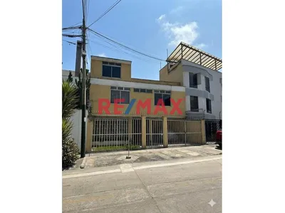 Casa en venta · Ca. José Carranza 112, Santiago de Surco · 210 m², 4 dorm.