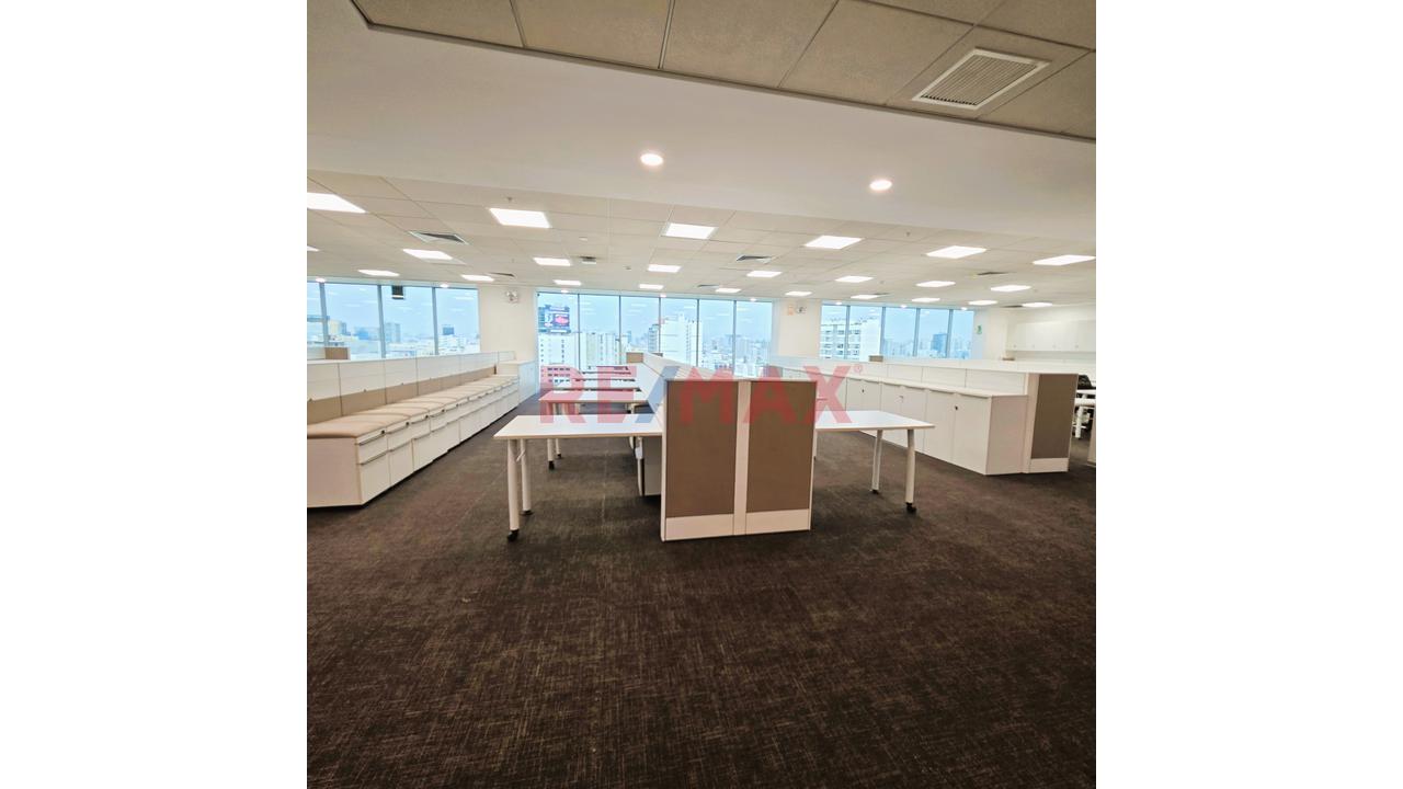 Se Vende Oficina De 581 Mt2 En El Piso 13 De Edificio Empresarial Gerpal  - Zona Céntrica De Miraflores