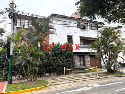 Venta Casa En Esquina Frente A Parque | 582 M² | Ideal Sede Corporativa | San Isidro