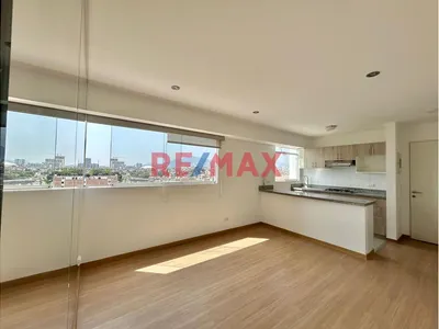 Departamento Super Iluminado En Alquiler Con Excelente Ubicación De Pueblo Libre