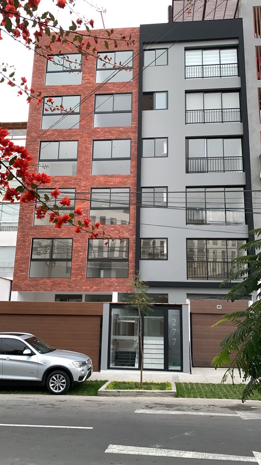 Vendo Flat En Las Palomas, Urb. Limatambo. Limite San Isidro