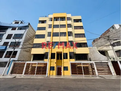 Venta Departamento Urb Los Jardines Del Golf 2Do Piso Con Ascensor Y Cochera Frente Parque