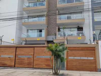 Venta de Departamento en Santiago de Surco - Lima 4 Dormitorios