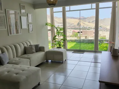 Habitación de 12 m² con baño privado en Santa Rosa - Ancón