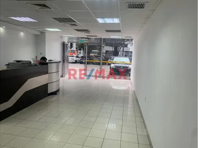 Amplio Local En Venta En Av Republica De Panama
