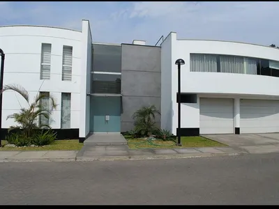 Casa en venta · Av. del Parque 720, La Molina · 728 m², 4 dorm.