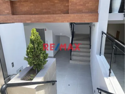 Departamento De Estreno, Cerca Del Pentagonito