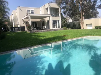 Venta de Casa en La Molina - Lima 4 Dormitorios