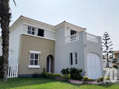 Venta de Casa en Lurín - Lima 4 Dormitorios