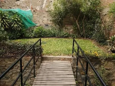 Venta de Casa en Santiago de Surco - Lima 4 Dormitorios 
