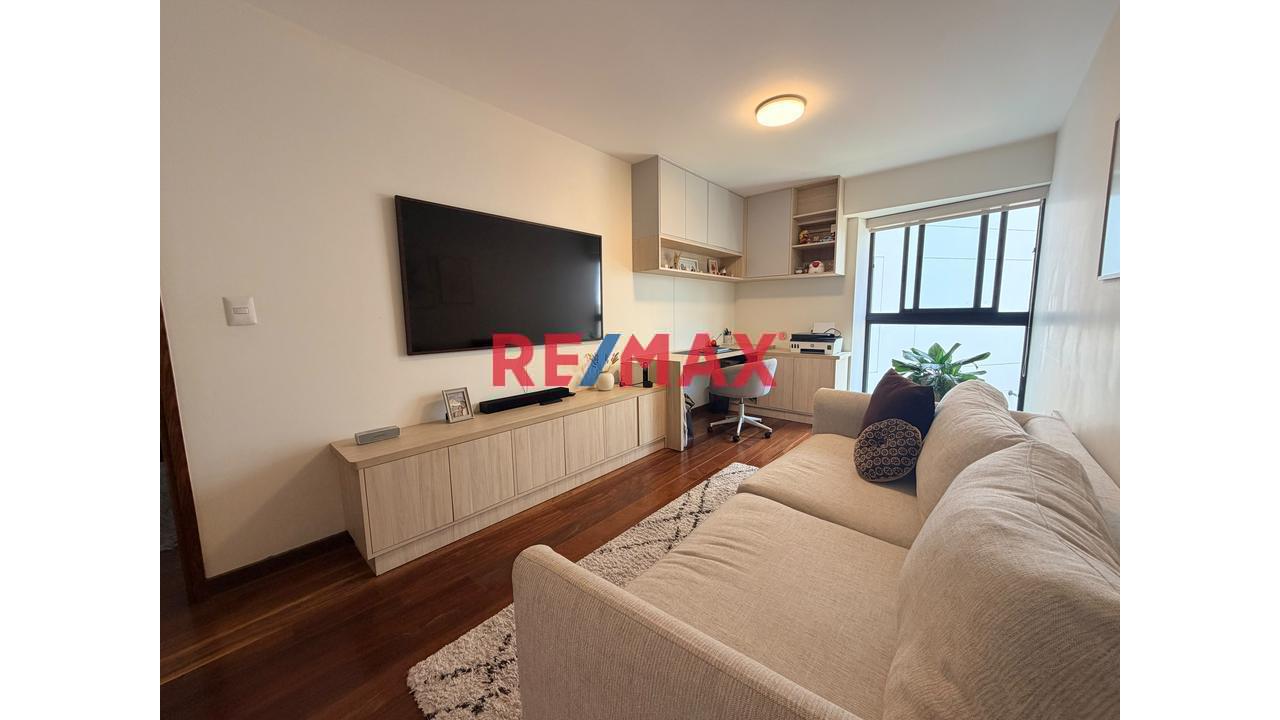 Alquiler De Departamento Amoblado De 78 M² Con 1 Dormitorio Y Estudio En San Isidro