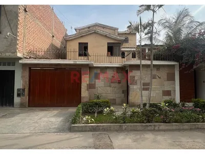 Casa Amplia 3 Pisos En Alquiler Para Empresas Carabayllo