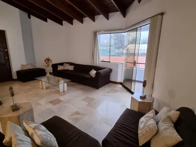 Venta de Departamento en Santiago de Surco - Lima 5 Dormitorios