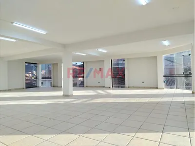 Local Comercial En Alquiler En Esquina De Av. Sol Con Av. Garcilaso Piso 3