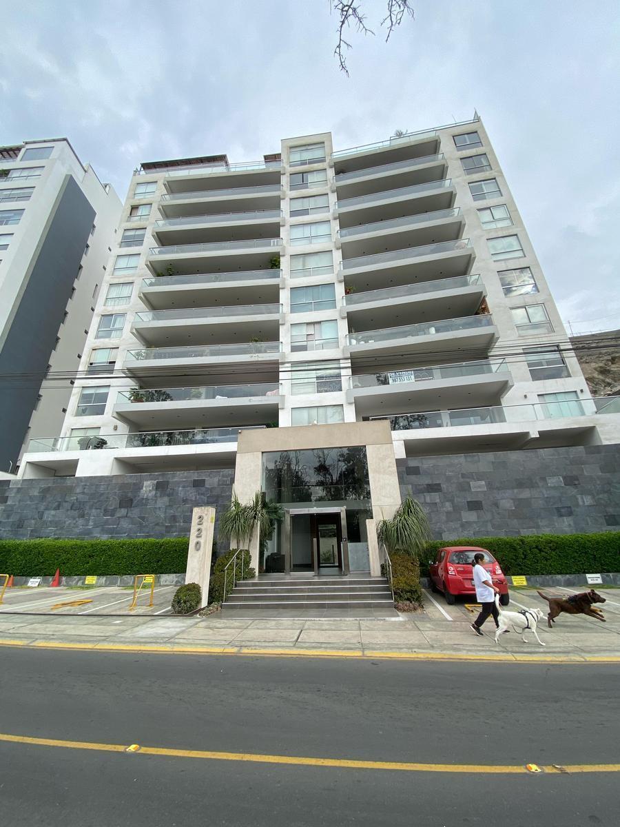 Venta de Departamento en Santiago de Surco - Lima 3 Dormitorios 
