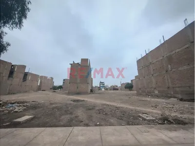 Se Vende Terreno De 126.23 M², Frente A Parque – Urb. San Antonio De Carabayllo