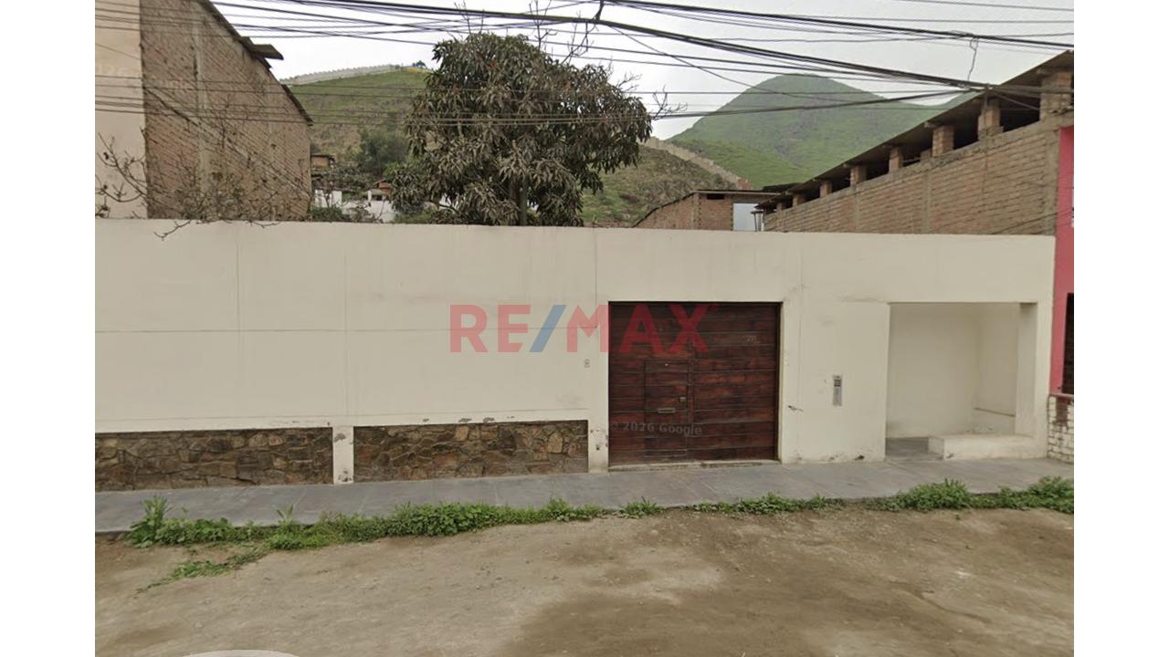 Casa En Venta Como Terreno   En Jose Galvez - Zona Sur