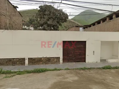 Casa En Venta Como Terreno   En Jose Galvez - Zona Sur