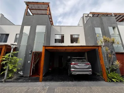 Casa en venta · Batallón Libres de Trujillo 171, Santiago de Surco · 355 m², 3 dorm.