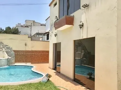 Venta de Casa en La Molina - Lima 5 Dormitorios