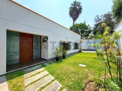 Casa en venta · Rinconada del Lago Etapa 1, La Molina · 490 m², 6 dorm.