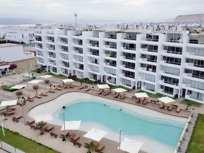 En Venta -  Departamento De Playa Con Balcón Con Vista A La Piscina En Condominio Pet Friendly